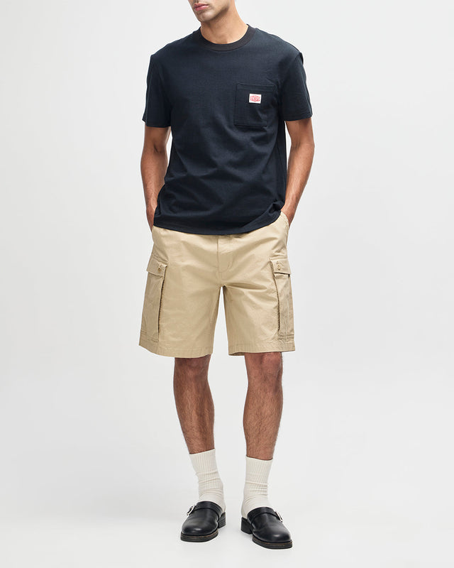 Camiseta de bolsillo con piezas y servicio - Negra