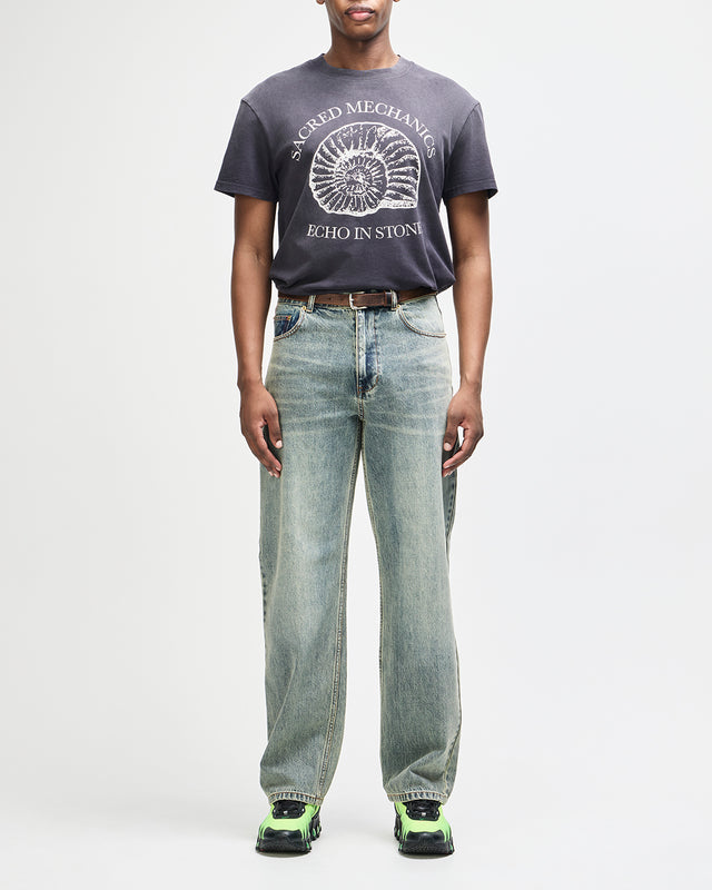 true-line-straight-jean-dirty-denim
