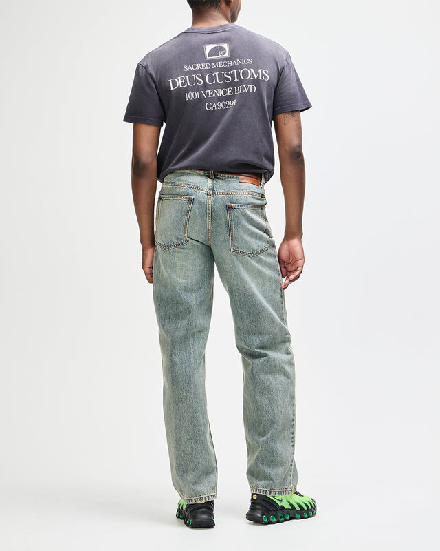 true-line-straight-jean-dirty-denim